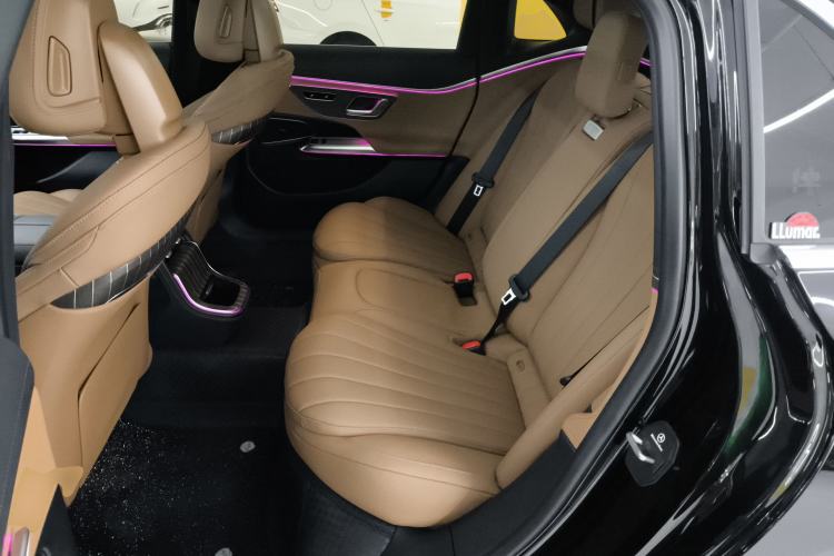 Used Mercedes-Benz E-Class New Energy 2024 E 350 e L Plug-in Hybrid Sedan
