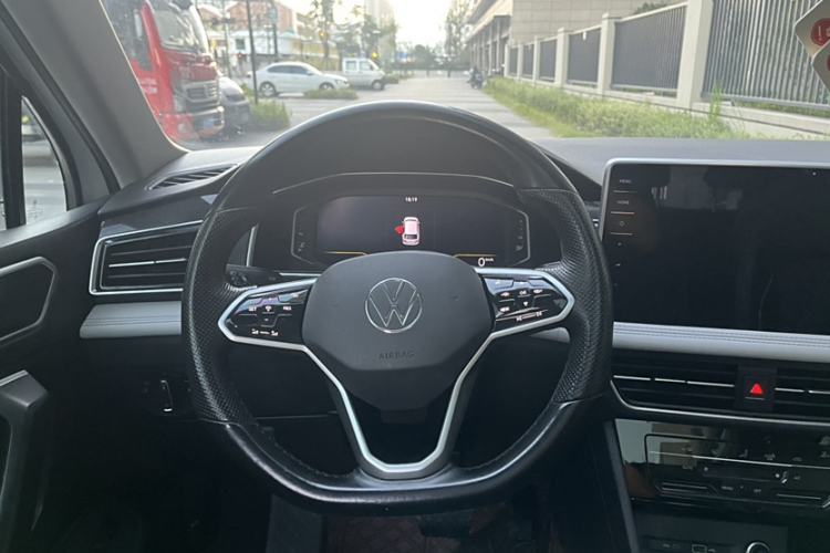 Used Volkswagen Tiguan L 2022 330TSI Automatic Two-Wheel Drive Smart Edition
