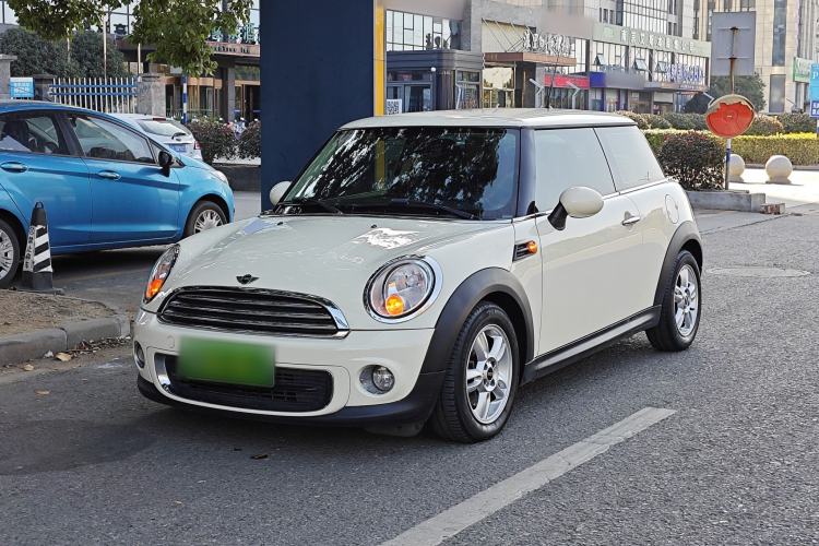 Used  MINI 2011 1.6L ONE
