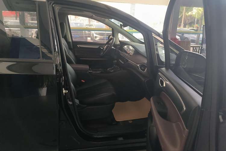 Used GAC Trumpchi M6 2023 PRO 270T DCT Luxury Edition
