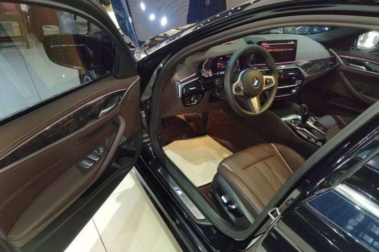 Used BMW 5 Series 2022 Restyled 525Li M Sport Package
