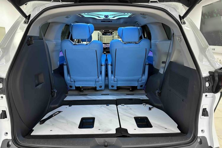 Used Toyota Granvia 2023 2.5L Hybrid Comfort Edition