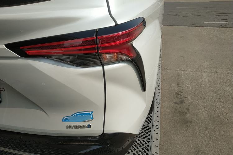 Used Toyota Granvia 2022 2.5L Hybrid Flagship Edition