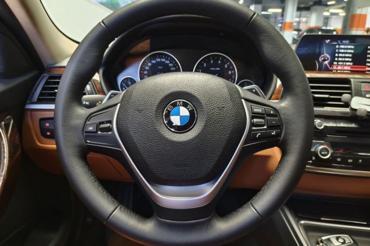 Used BMW 3 Series 2015 320Li Luxury Design Package
