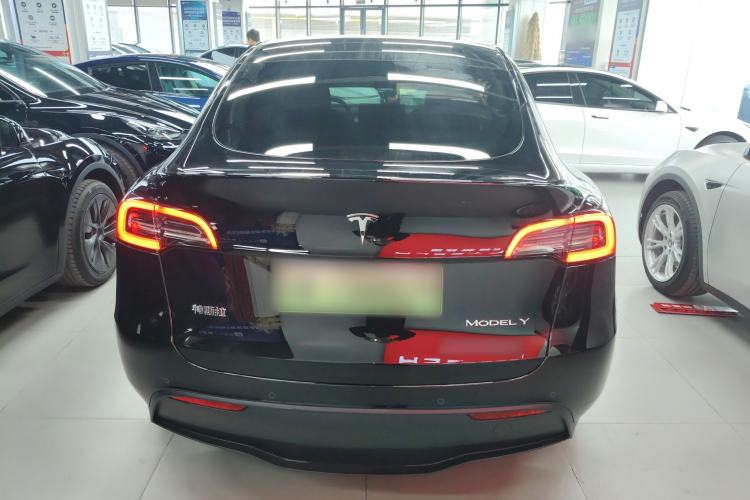 Used Tesla Model Y 2023 Rear-Wheel-Drive Version
