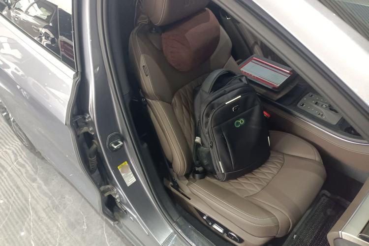 Used BYD Han 2022 EV Genesis Edition 715KM Front-Wheel-Drive Prestige Model
