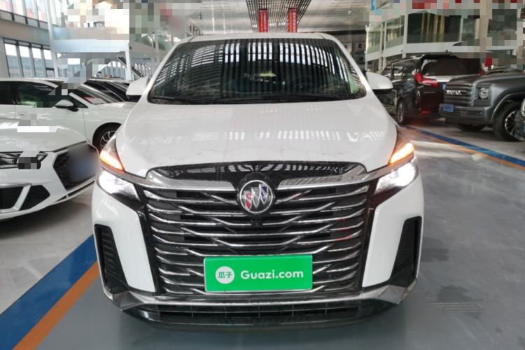 Used Buick GL8 2023 Facelifted Land Cruiser Executive Luxury Version
