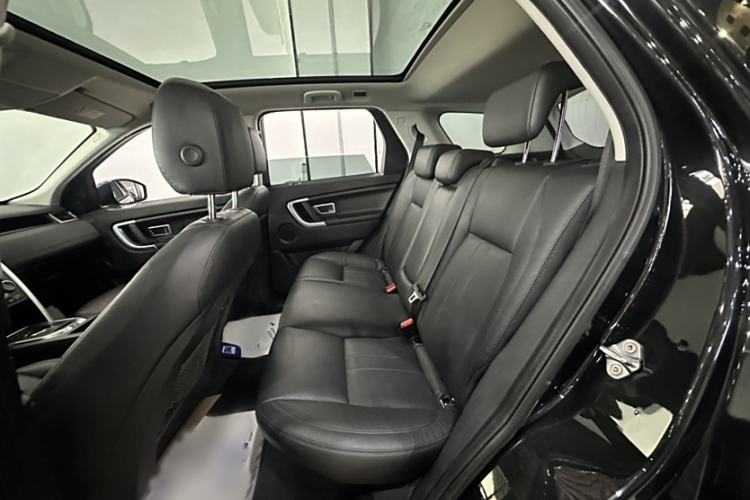 Used Land Rover Discovery Sport 2019 240 PS SE Version China VI Standard
