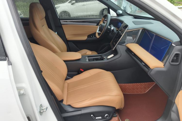 Used  L7 2023 1.5T 115 km MAX
