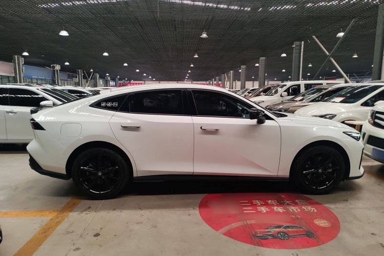 Used Changan UNI-V iDD 2023 Zhidian iDD 1.5T 113km Smart & Fun Version (Rapid Edition)