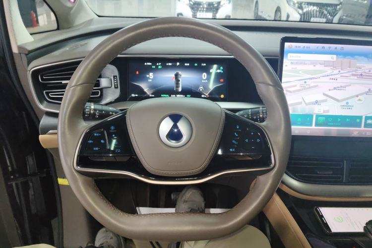 Used Denza D9 2022 DM-i 970 Four-Wheel Drive Flagship Model
