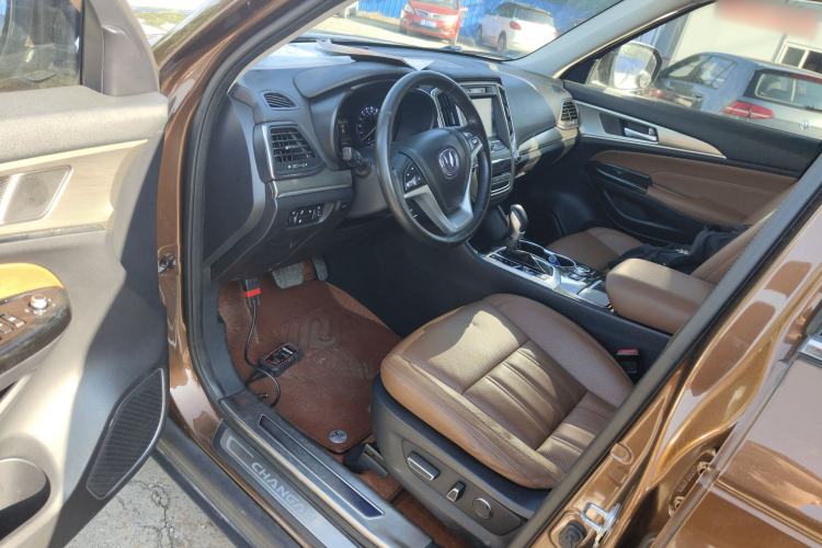 Used Changan CS95 2017 2.0T Two-Wheel Drive Zhiyuan Edition
