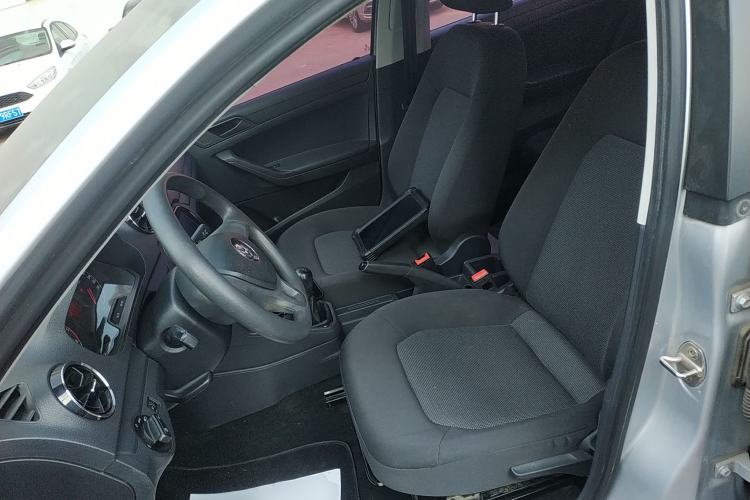 Used Volkswagen Jetta 2017 1.4L Manual Fashion Edition
