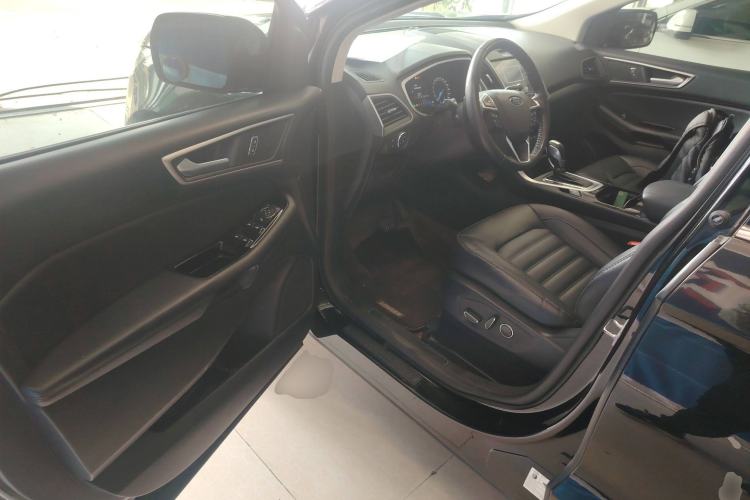 Used Ford Edge 2018 Facelifted EcoBoost 245 Two-Wheel Drive Platinum Edition 5 Seats China VI Standard
