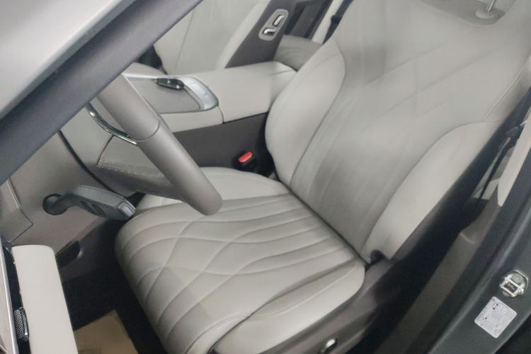 Used  Stellar C-DM 2025 200 with Ultra-Long Range Pro All-Wheel Drive
