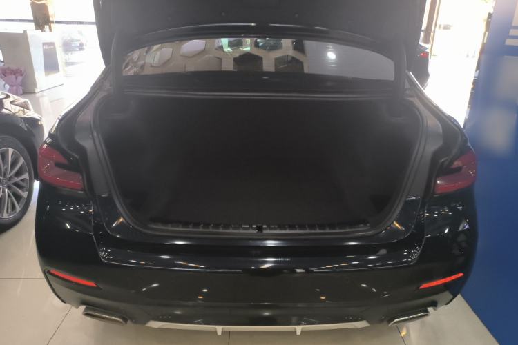 Used BMW 5 Series 2022 Second Facelift 530Li Luxury Version M Sport Package