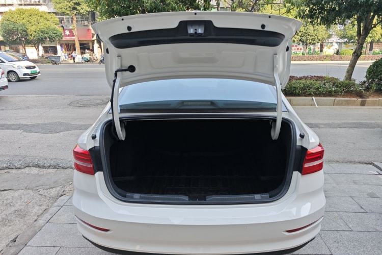 Used Volkswagen Lavida 2019 1.5L Automatic Fashion Edition China VI
