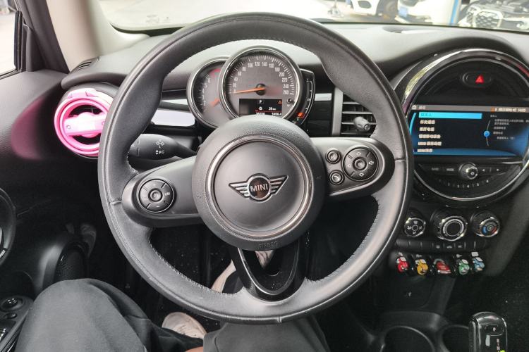 Used  MINI 2018 1.5T COOPER Classic Edition
