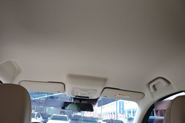 Used ORA Good Cat 2023 401 km Standard Range Luxury Version Lithium Iron Phosphate