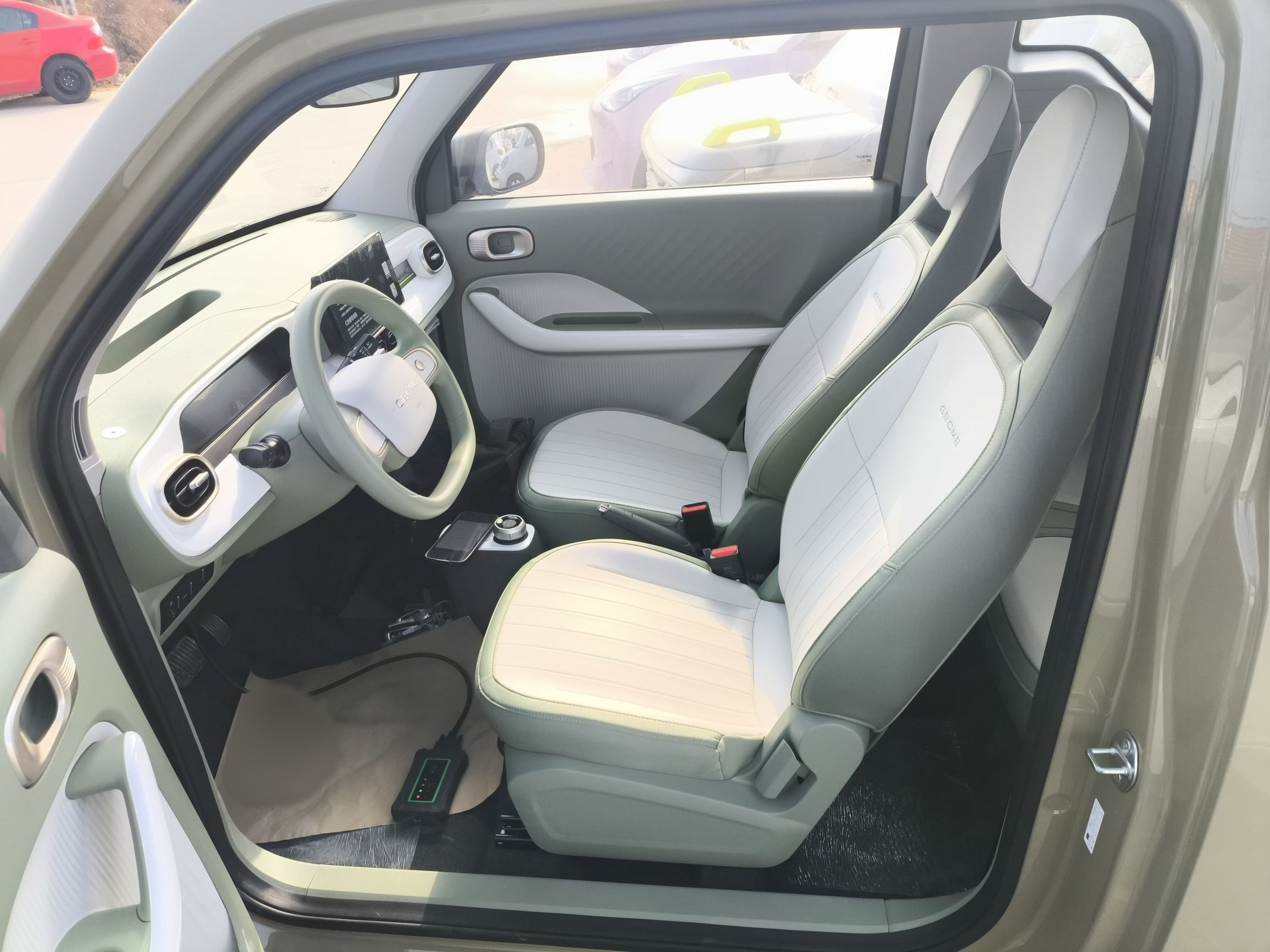 Переднее сиденье в автомобиле