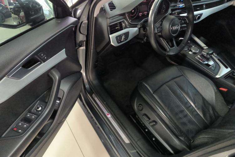 Used Audi A4L 2019 40 TFSI Fashion Edition China VI Emission Standard