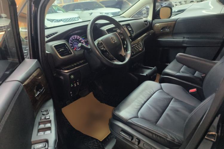 Used Honda Odyssey 2015 Updated Version 2.4L Smart Edition