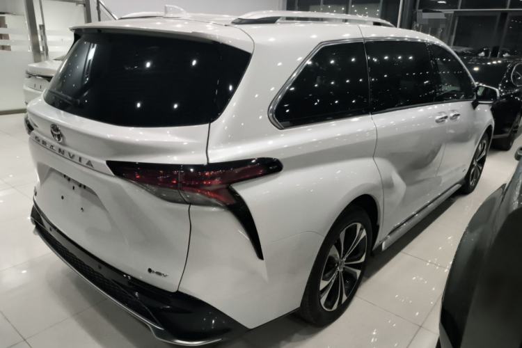 Used Toyota Granvia 2024 2.5L Hybrid Prestige PLUS Edition
