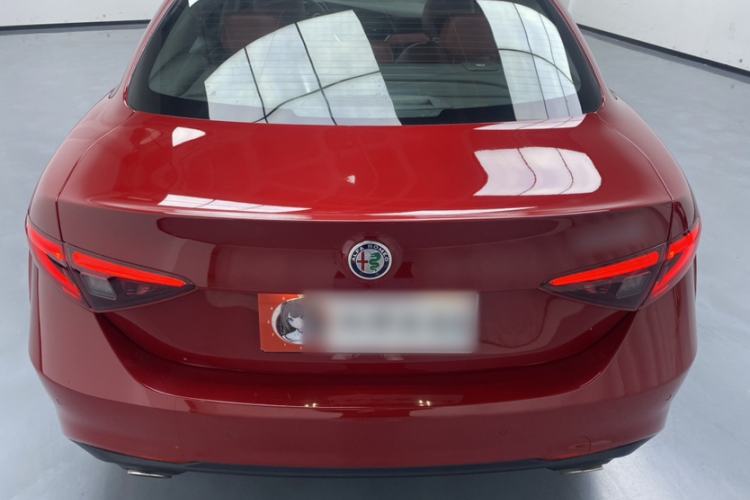 Used Alfa Romeo Giulia 2019 2.0T 280HP Luxury Edition
