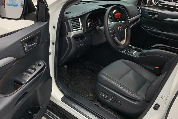 Used Toyota Highlander 2018 2.0T Four-Wheel Drive Luxury Version 7 Seats China VI Standard