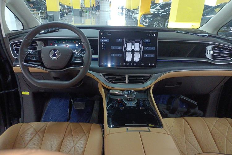 Used Denza D9 2024 DM-i 980 Four-Wheel Drive Prestige Model
