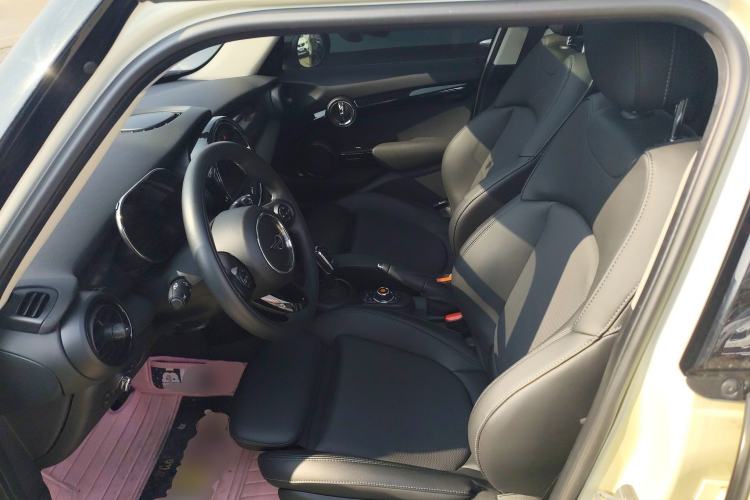 Used  MINI 2021 1.5T COOPER Classic Edition Five-Door Version
