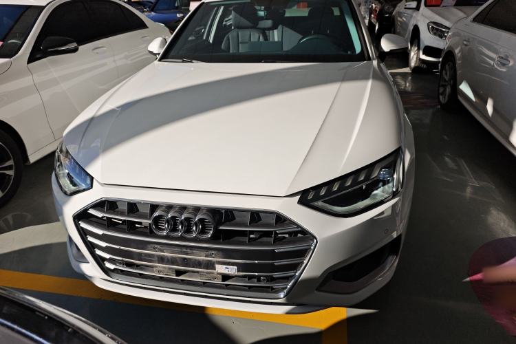 Used Audi A4L 2020 40 TFSI Fashionable and Elegant Model
