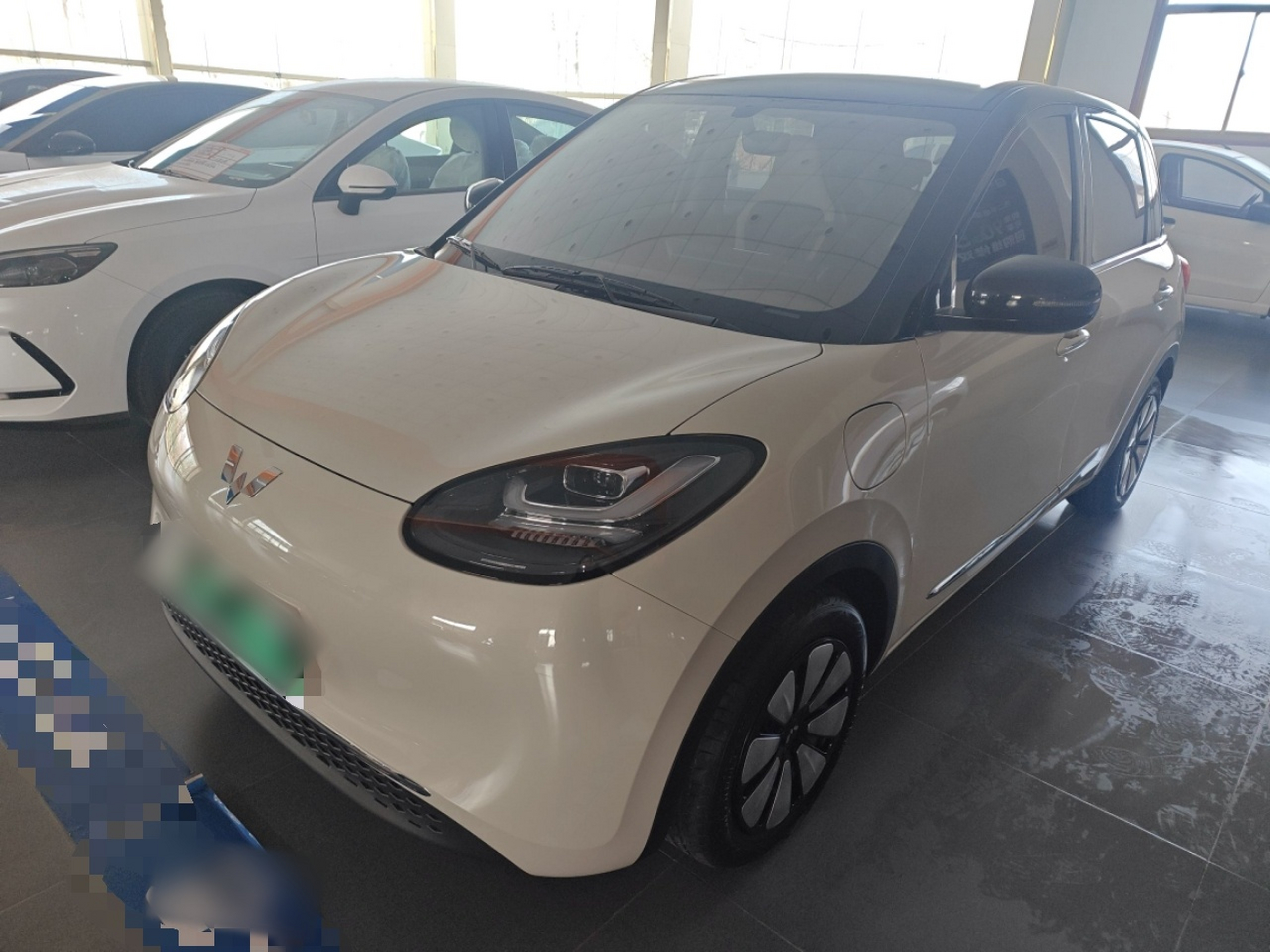 Под передней частью автомобиля