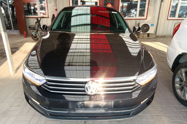 Used Volkswagen Magotan 2018 Facelift 330TSI DSG Luxury Model
