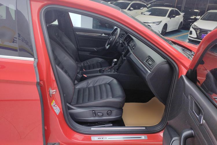 Used Volkswagen Lamando 2017 2.0T GTS
