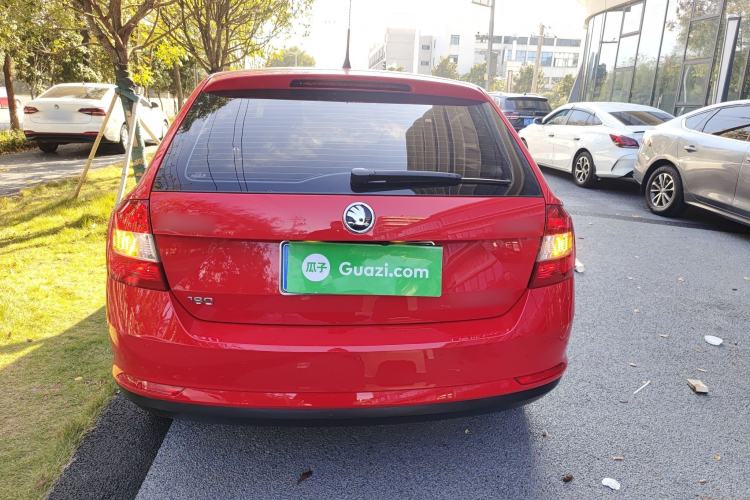 Used Skoda Rapid Spaceback 2016 Revised 1.6L Automatic Chuanxing Version
