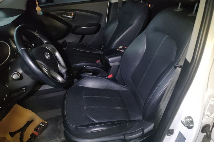 Used Hyundai ix35 2015 2.0L Automatic 2WD Smart Type China IV
