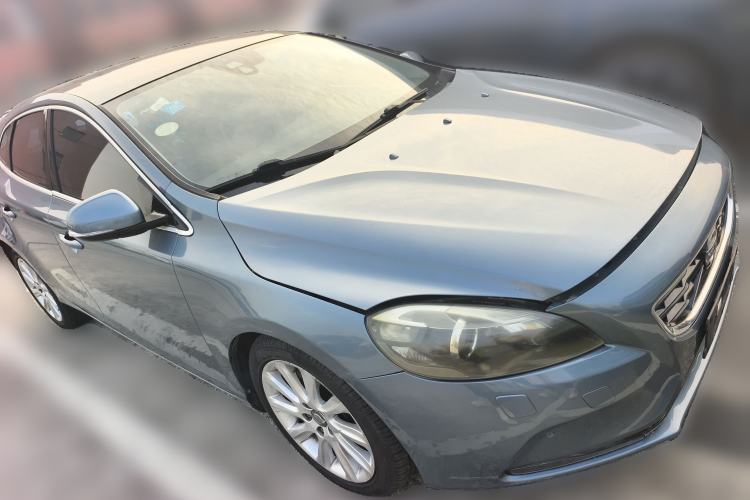 Used Volvo V40 2013 2.0T Zhiya Edition

