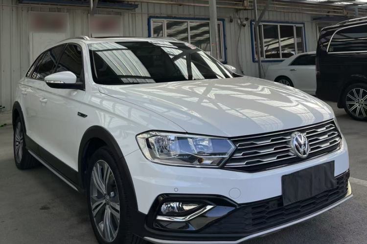 Used Volkswagen C-TREK 2017 1.6L Automatic Luxury Model