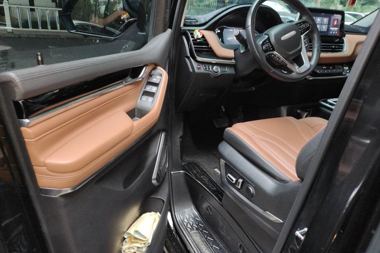 Used SAIC MAXUS G20 2021 PLUS 2.0T Gasoline Automatic Luxury Edition