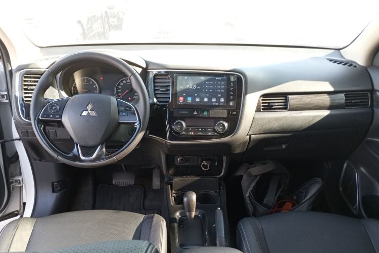 Used Mitsubishi Outlander 2018 2.0L Two-Wheel Drive Glory Edition 5 Seats