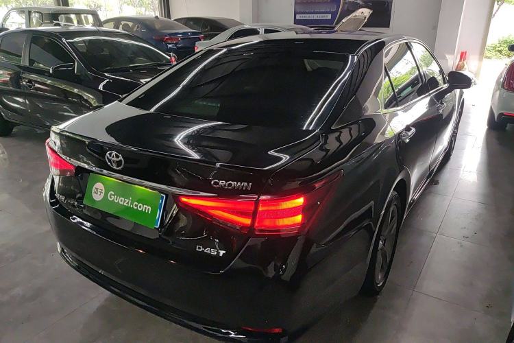 Used Toyota Crown 2015 2.0T Fashion Edition
