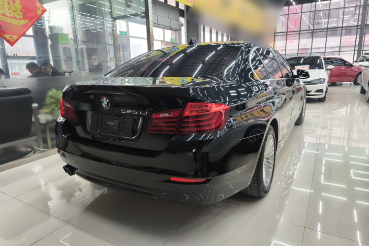 Used BMW 5 Series 2014 525Li Leading Model
