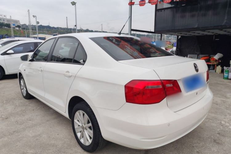 Used Volkswagen Jetta 2015 1.6L Manual Comfort Model
