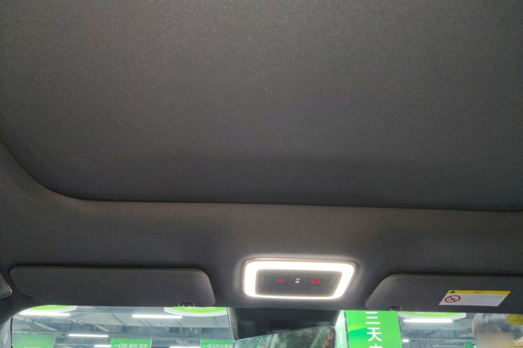 Used Zeekr 7X 2025 100 kWh Long-Range Rear-Wheel Drive with Intelligent Driving Features
