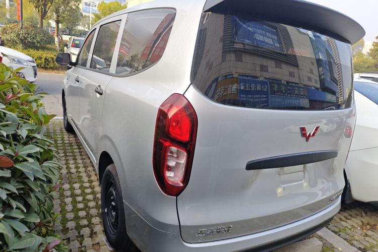 Used Wuling Hongguang New Energy 2024 All-Electric Model 300KM Practical Version