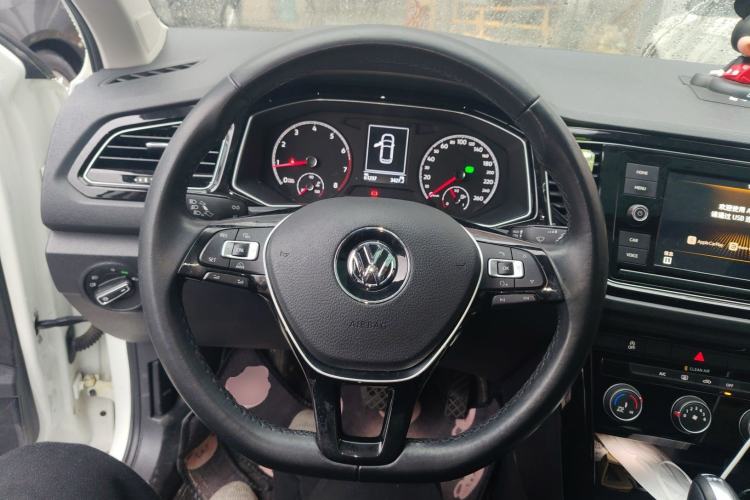 Used Volkswagen T-ROC 2019 280TSI DSG Two-Wheel Drive Comfort Version China VI Standard
