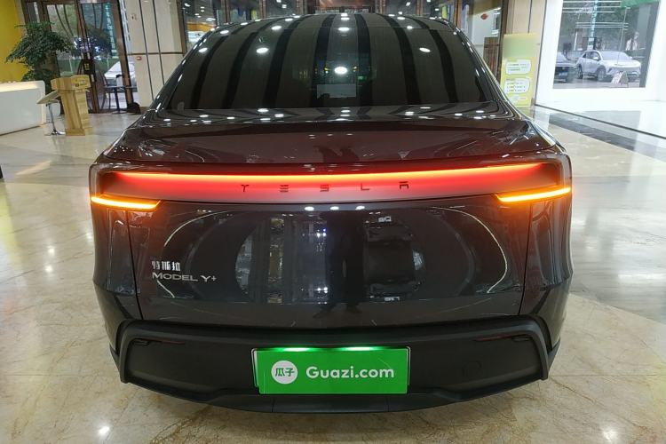 Used Tesla Model Y 2025 Long-Range All-Wheel-Drive Version