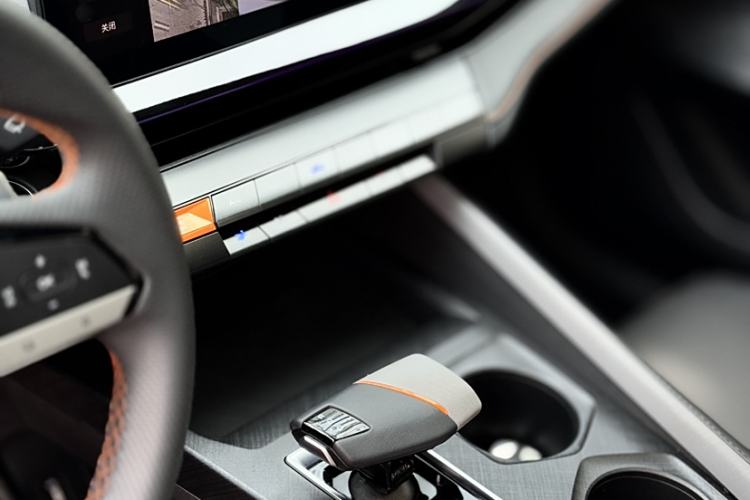 Used Changan UNI-V 2022 1.5T Prestige Version
