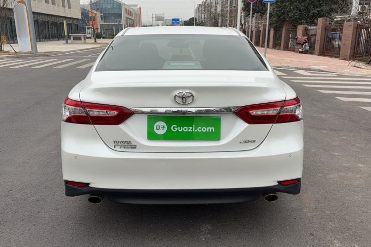 Used Toyota Camry 2018 2.0G Luxury Edition
